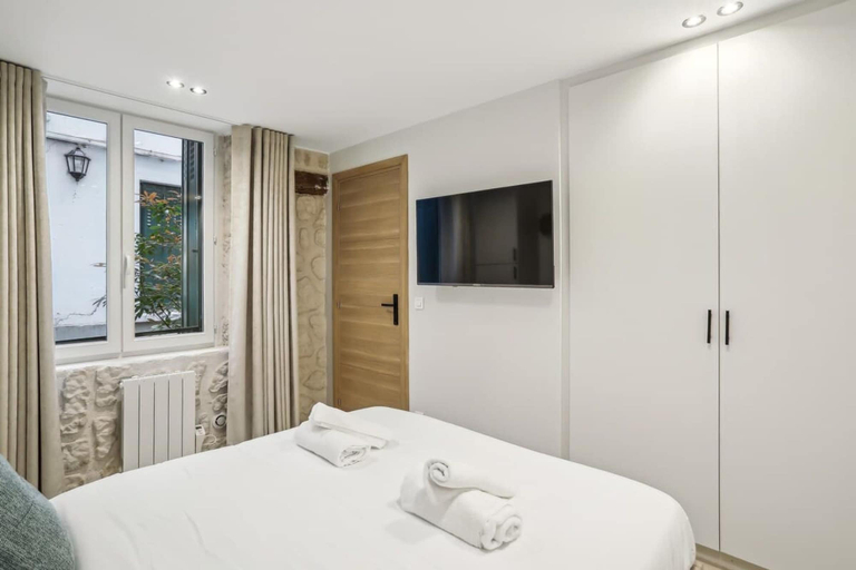 Room 2, Nid Douillet 2 pas du Marais, Paris