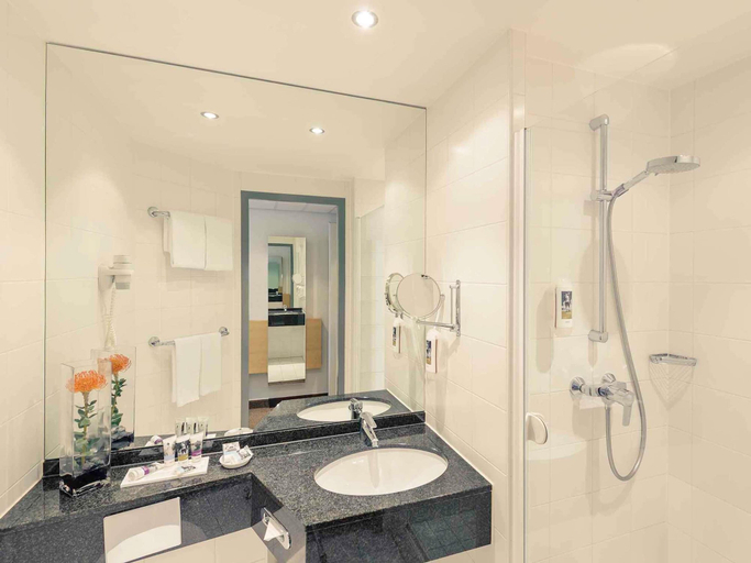 Bathroom 4, Mercure Hotel Duesseldorf City Nord, Düsseldorf