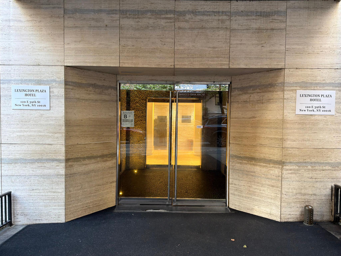 Entrance, Lexington Plaza Hotel, New York