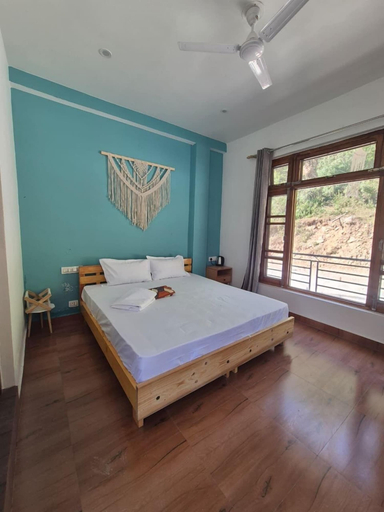 Room 4, Sowa Stays Bir, Kangra