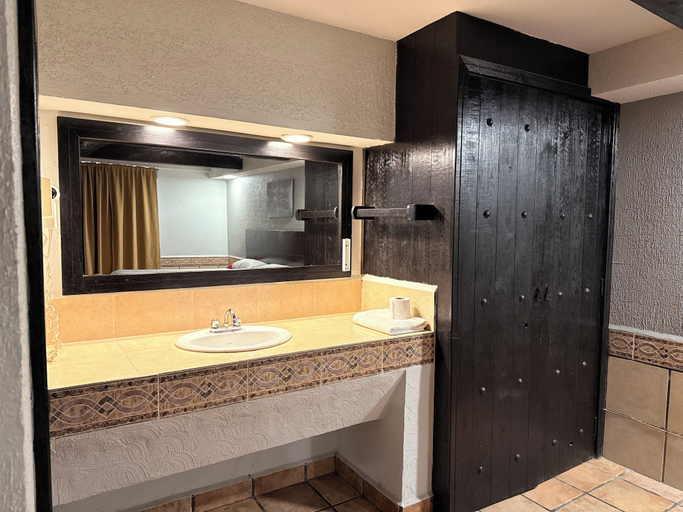 Bathroom 3, Hotel Mirage Express, Matamoros