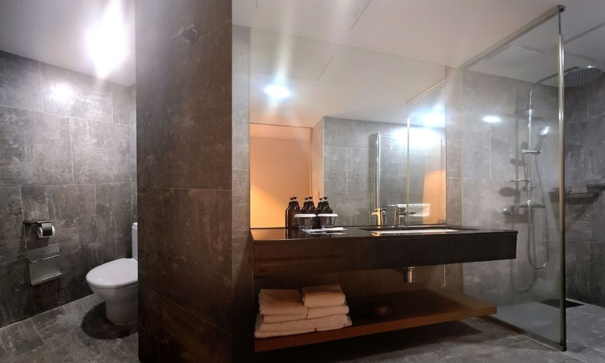 Bathroom, Saint Beach Hotel, Jeju