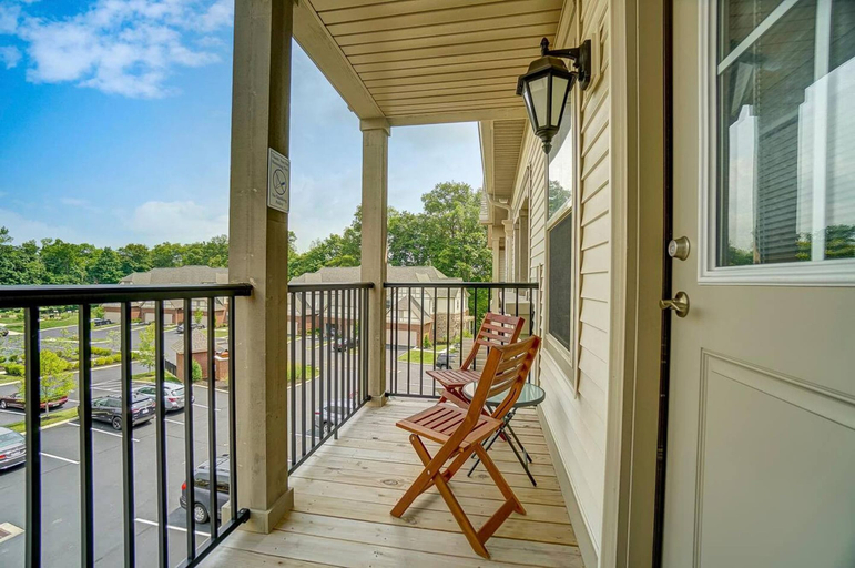 Room 4, King Bed Top Floor Washer Dryer Balcony Wifi, Delaware