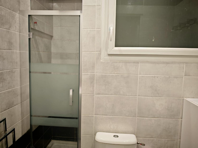 Bathroom 4, Hostel Élisée Perpignan, Pyrénées-Orientales