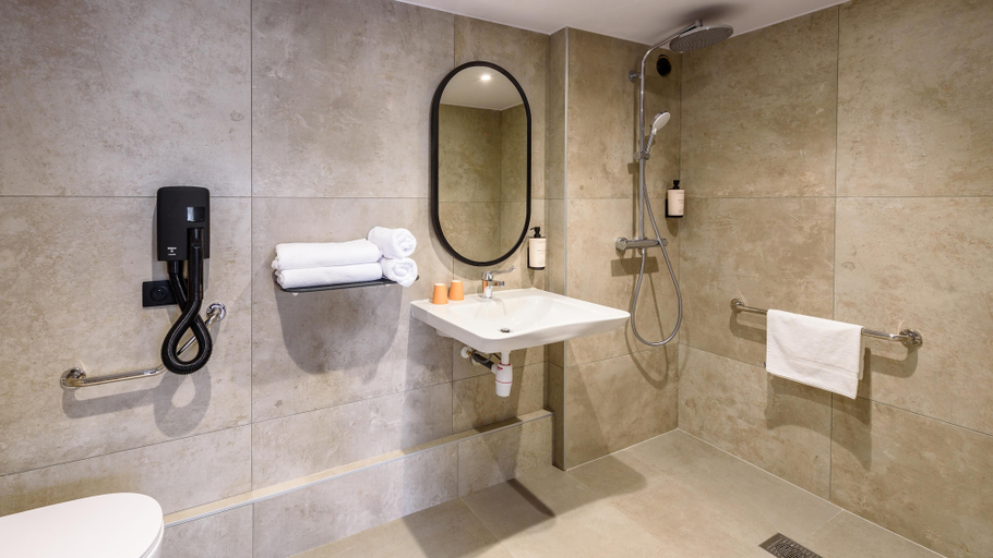 Bathroom 4, Campanile NATURE - Cahors, Lot