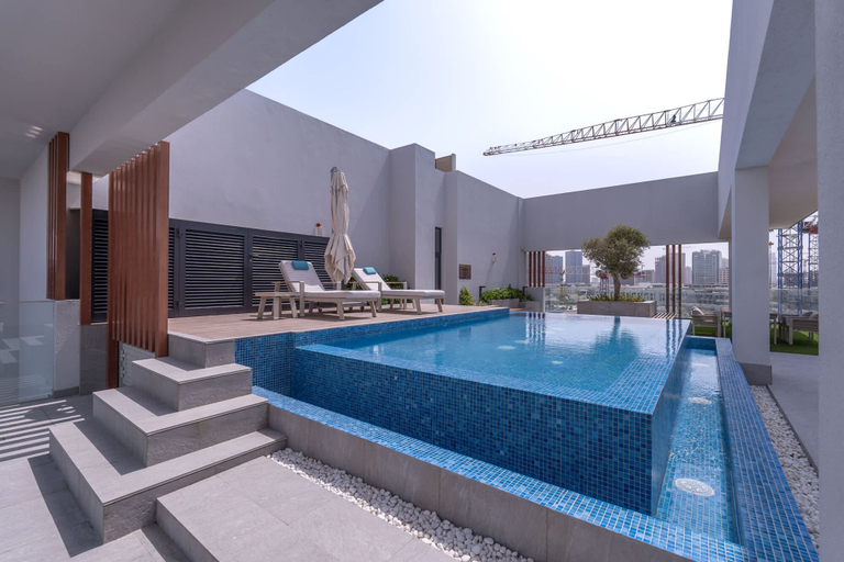 Room 3, Peaceful Studio - Perfect for Relaxation in JVC, Dubai