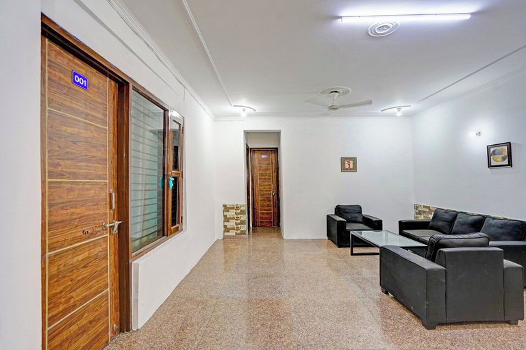 Lobby sitting area 4, Fabhotel Casa Residency, Gautam Buddha Nagar