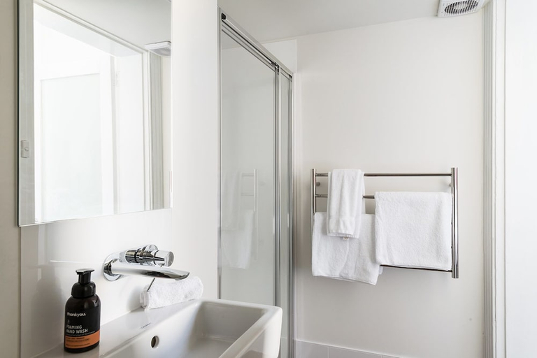 Bathroom 3, The Florance, Launceston - Pt B