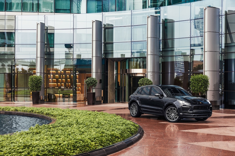 Exterior & Views