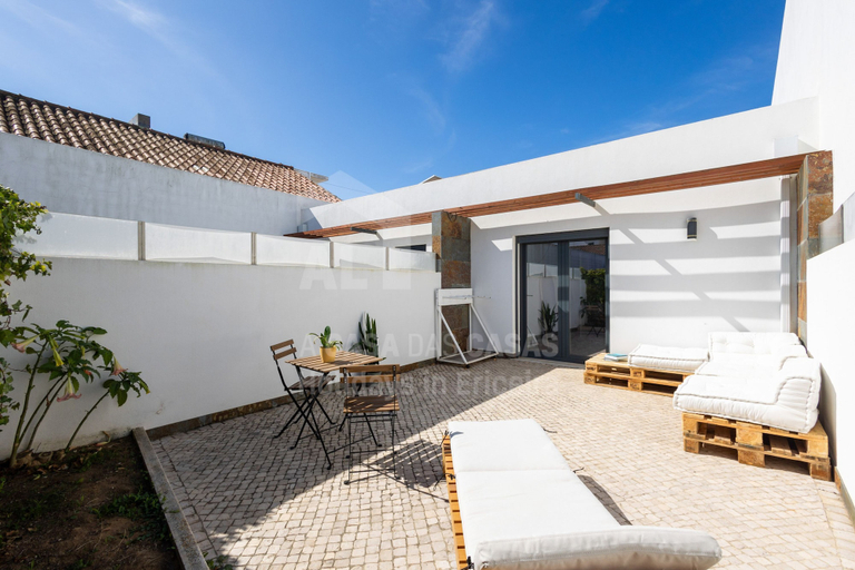 Room 5, Valentin House by Acasadascasas, Mafra
