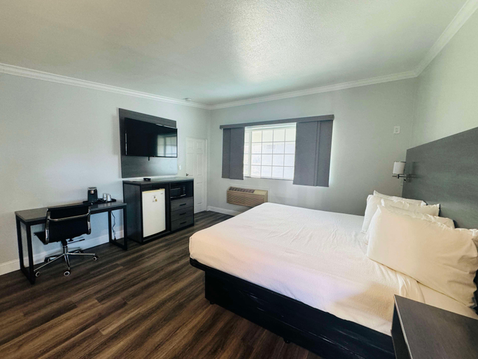 Bedroom 3, SureStay by Best Western Fresno Central, Fresno