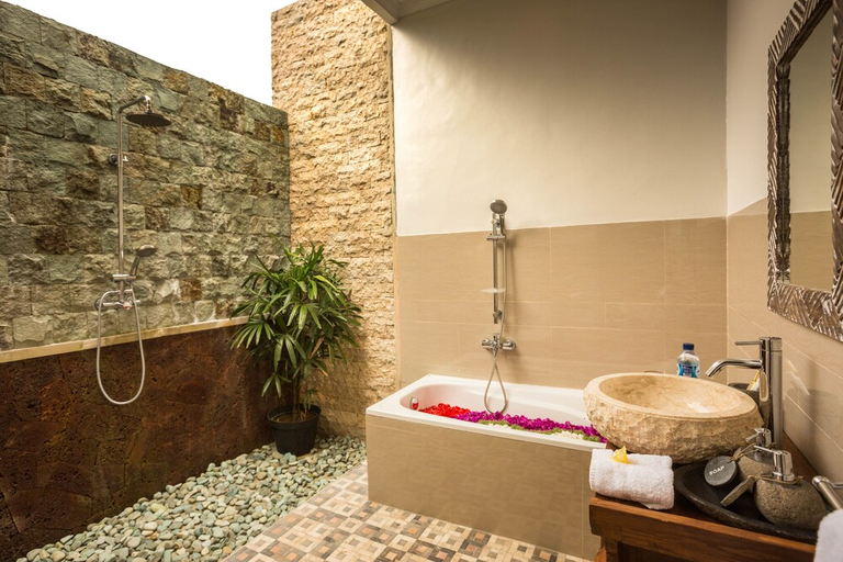 Bathroom 3, Laba Ubud Villa, Gianyar
