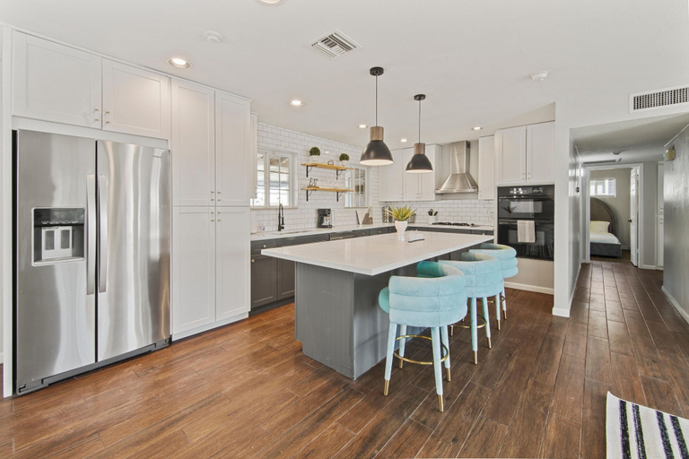 Room 4, Karen in Phoenix With 4 Bedrooms and 2 Bathrooms, Maricopa
