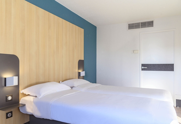 Bedroom 3, B&B HOTEL Nîmes Centre Arènes, Gard