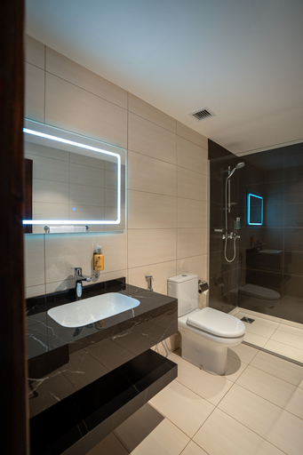 Bathroom, Terra Nova Camp, Quaira