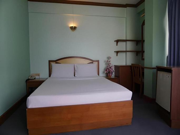 Bedroom 2, Tanaphat Hatyai Hotel, Hat Yai