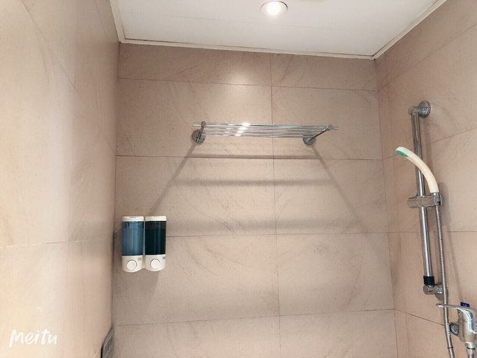 Bathroom 3, Moveinn, Hong Kong Island