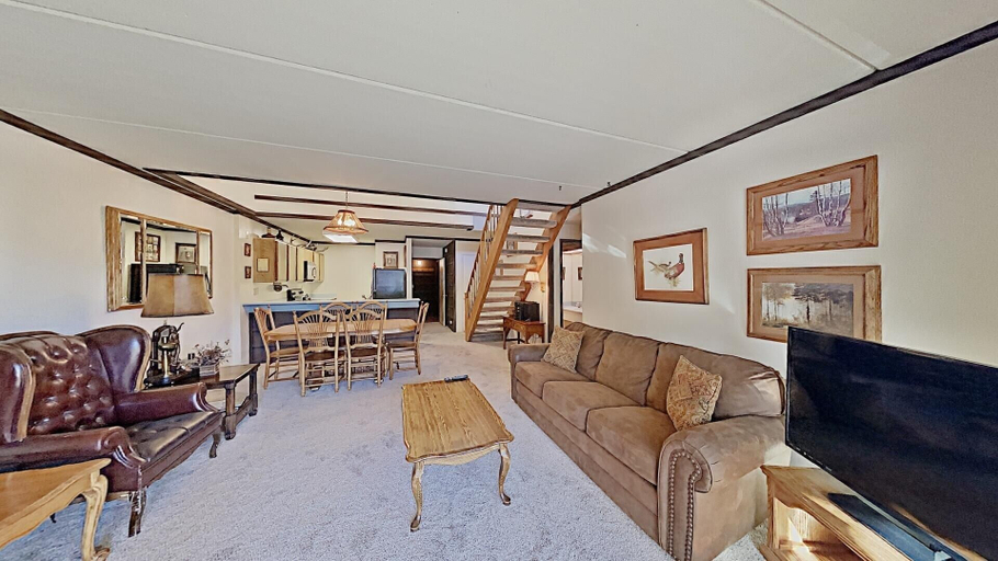 Others 2, Comfortable Cozy 2 Bedroom Condo with Loft!, Mono