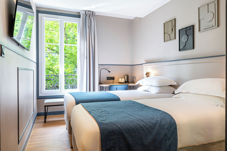 Bedroom 3, Hotel Montcalm, Paris