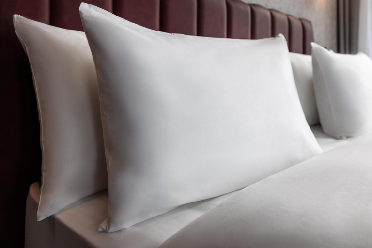 Bedroom 3, Radisson Blu Hotel Pune Kharadi, Pune