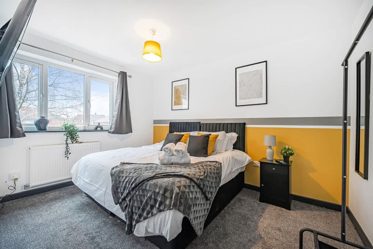 Room 4, 5-bed 5 En-suite Apartment in Manchester, Bury