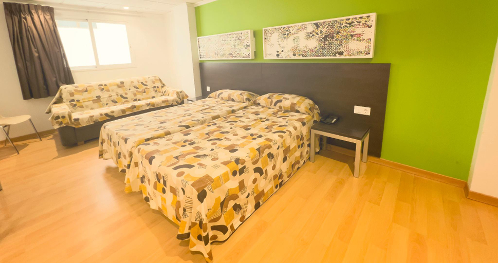 Bedroom 3, Sol y Sombra, Alicante