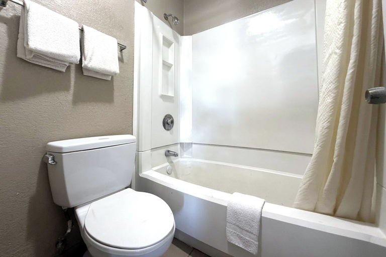 Bathroom 4, Homegate Studios & Suites San Antonio Medical Center, Bexar