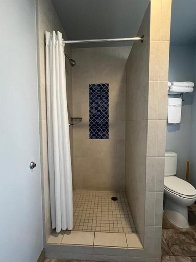 Bathroom 5, Casablanca On The Beach, Santa Cruz