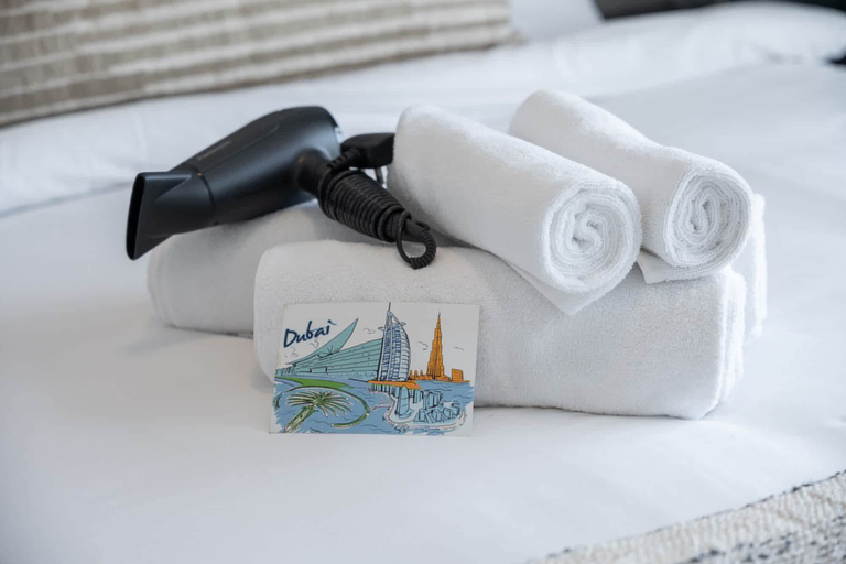 Room 5, Sophisticated 1 Bedroom Apartment in Bloom Tower B, Dubai