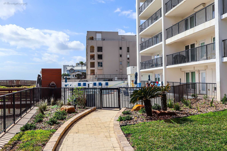 Exterior & Views 2, Seville 602: Cozy 2-Bedroom Ocean View Condo, Cameron