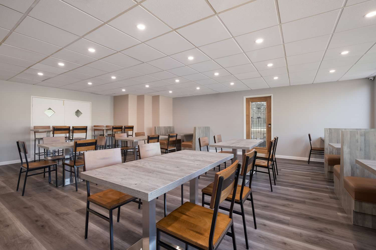 Food & Drinks 5, Surestay Plus By Best Western Upland Ontario North, San Bernardino
