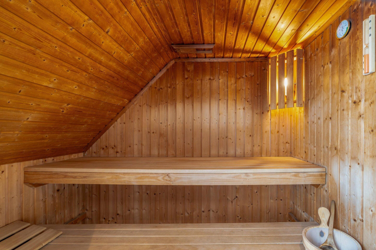 Spa treatment, Charming Villa With Sauna and South-facing Garden, Texel