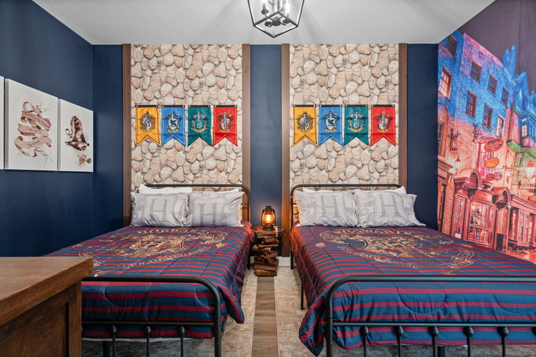 Room 2, Modern Retreat With Themed Bedrooms Pool, Osceola