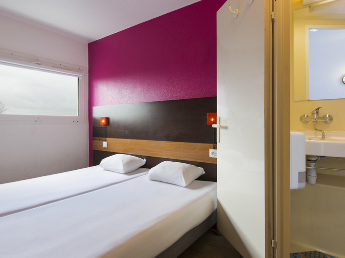 Bedroom 5, hotelF1 Maurepas, Yvelines