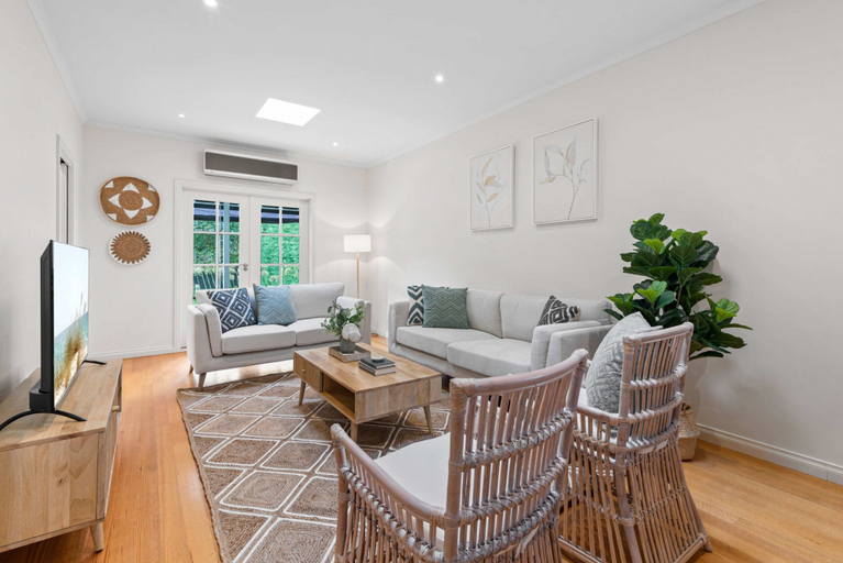 Others 5, Lush 3-bed House Near the Beach, Melbourne