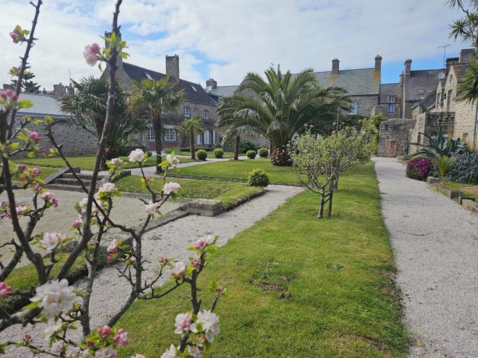 Exterior & Views 2, Le Conquérant, Manche