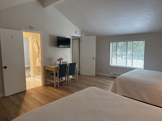 Bedroom 3, Carmel Resort Inn, Monterey