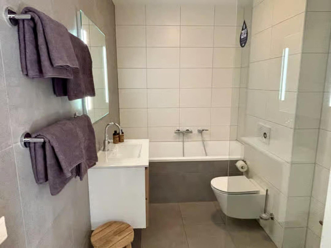 Bathroom 3, 5-person Lodge With Private Balcony, Veere