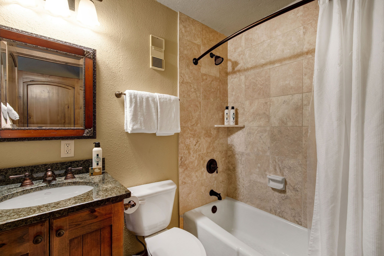 Bathroom 4, Copperbottom Inn 202 1 Bedroom Condo, Summit