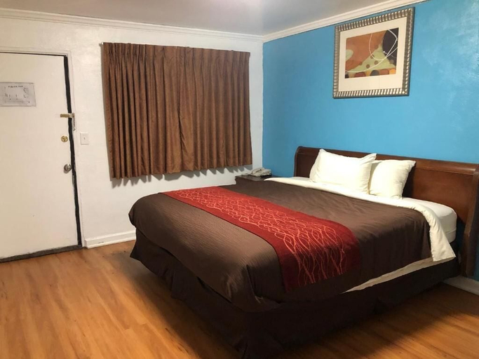 Bedroom 4, Collier's Motel, Jefferson