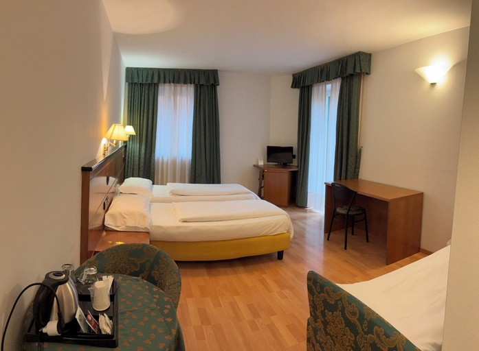 Bedroom 2, Albergo Aprica Garni, Sondrio