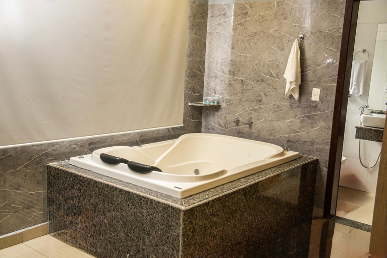 Bathroom 4, San Lucas Hotel, Sarandi