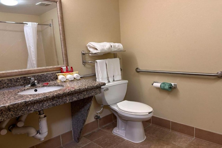 Bathroom 4, Express Inn Leesville Ft Johnson, SureStay C by BW, Vernon