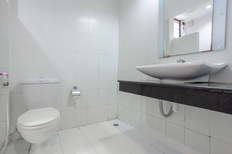 Bathroom 3, Super OYO 1096 Winner Inn Hotel, Muang Chiang Mai