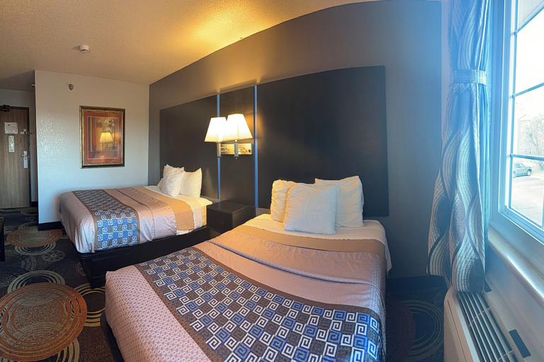 Bedroom 2, Coratel Inn and Suites by Jasper Stillwater, Washington