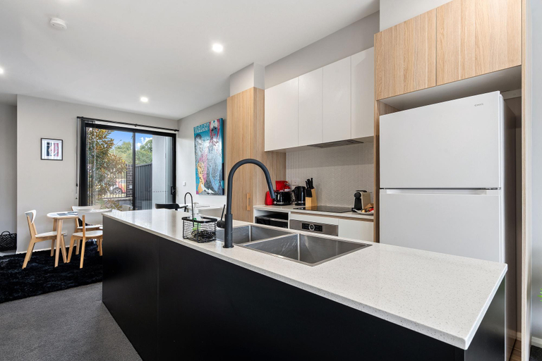 Kitchen 3, Modern 3-Bedroom Townhouse in Quiet Greenway, Canberra