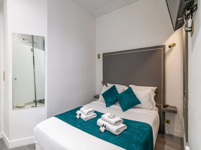Others 5, Hotel Avaton - Deluxe Bedroom - Cannes Palais, Alpes-Maritimes