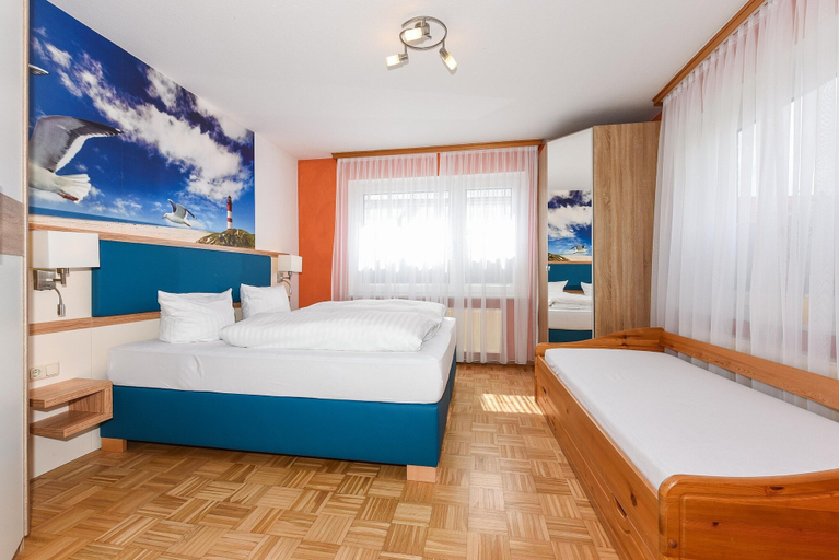 Room 4, Ferienwohnung fur 4 Personen Mitten in Bensersiel, Wittmund