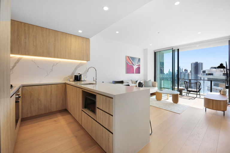 Private kitchen 3, Elegant 2-bed Broadbeach Hotel With Ocean View, Gold Coast