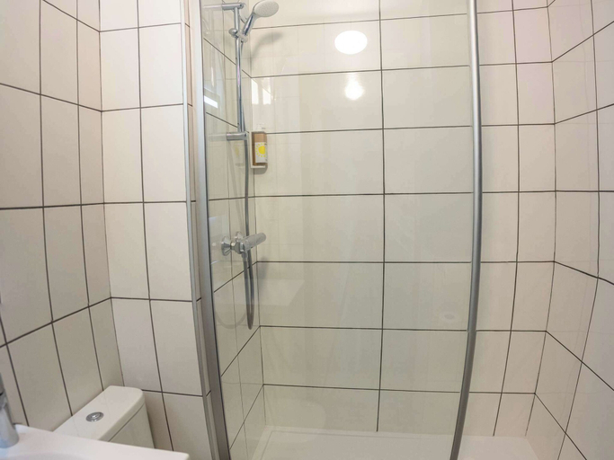 Bathroom 4, Greet Hotel Montbeliard, Doubs